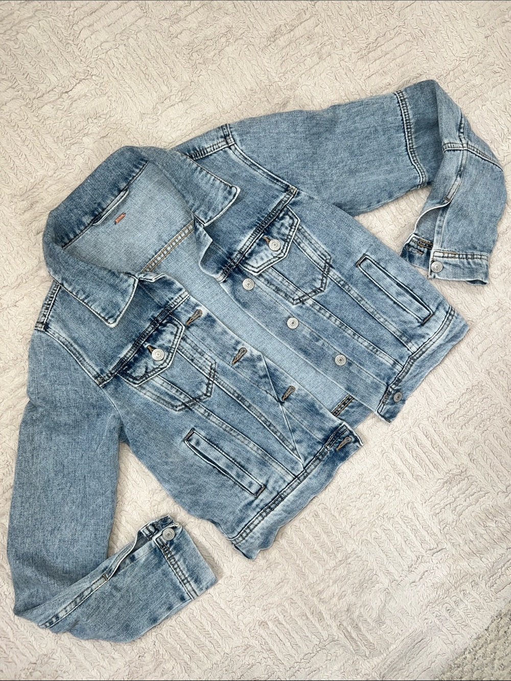 Free People Light Rumors Washed blue light wash Denim Jacket, Size Small, EUC